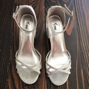 Sexy flashy  heels 👠